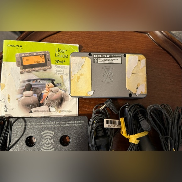 DELPHI Roady2 XM Sirius Satellite Radio Receiver AudioSA10085-11P1 w All Cords - Picture 2 of 4